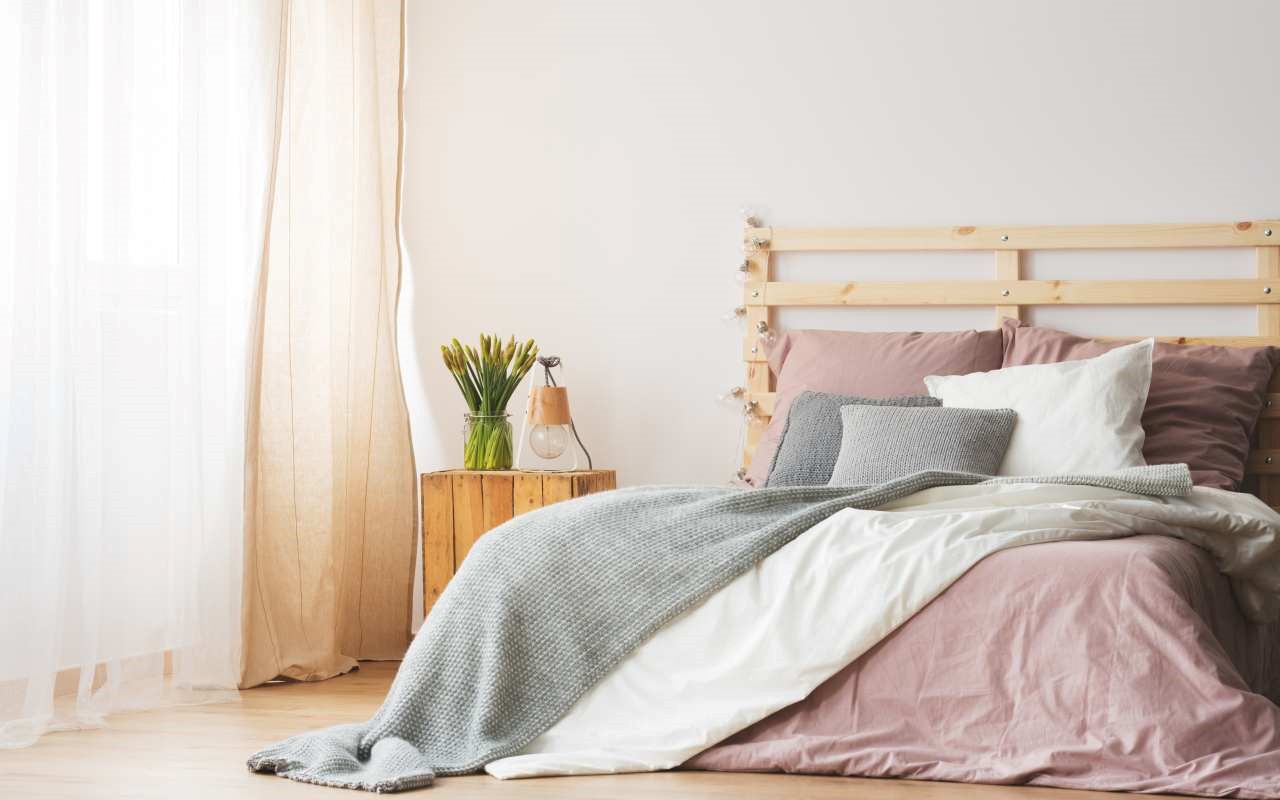 Czy łóżko tapicerowane to dobry wybór?