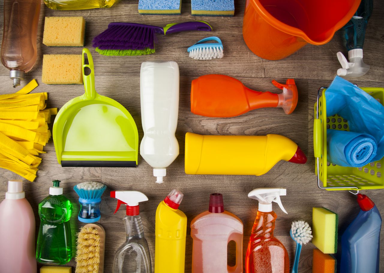 Gdzie kupować i jak przechowywać środki czystości?