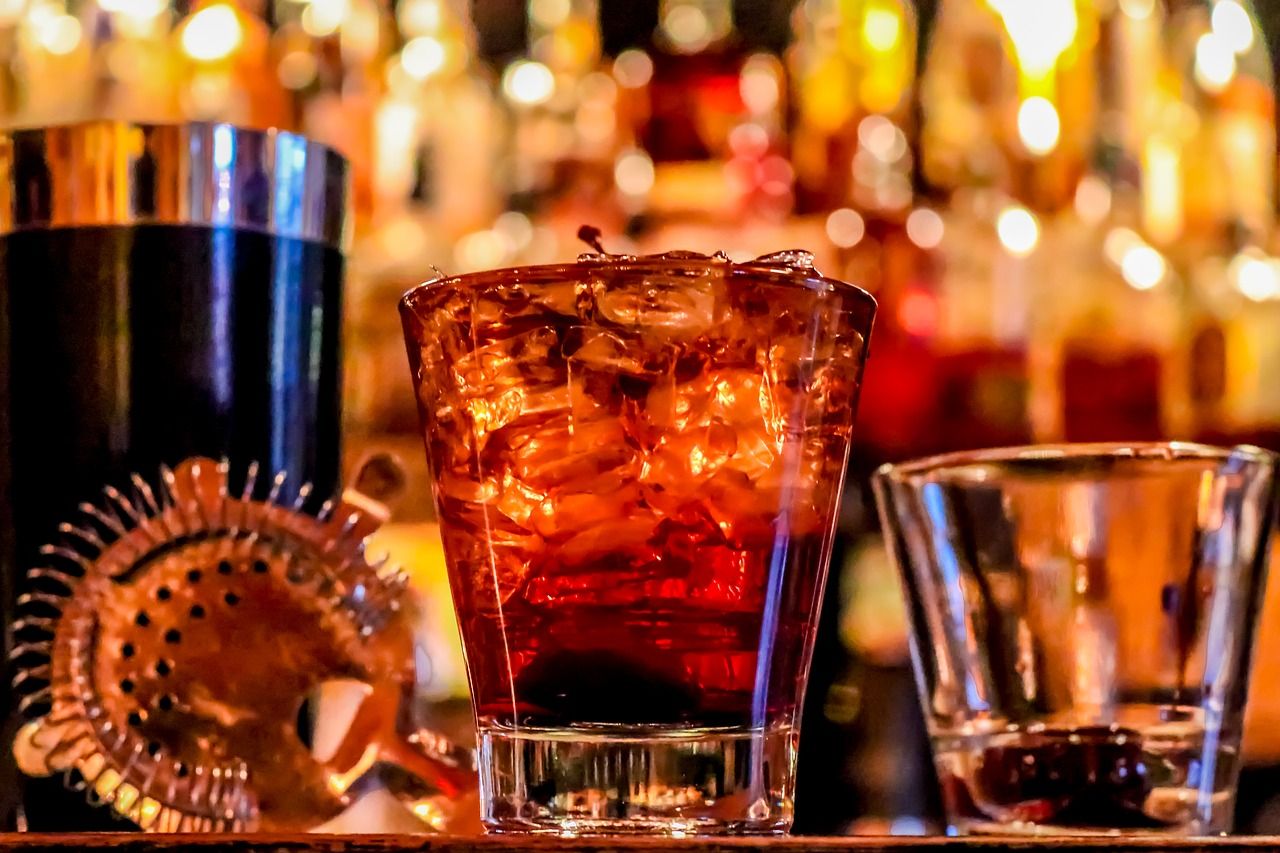 Whisky – jak powstaje ten nietuzinkowy trunek i z czym go najlepiej łączyć