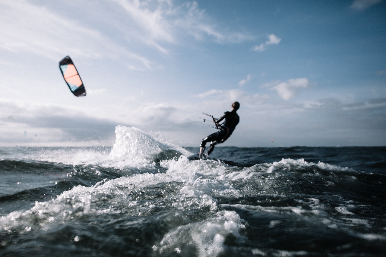 Kitesurfing – co powinien wiedzieć przyszły kitesurfer?
