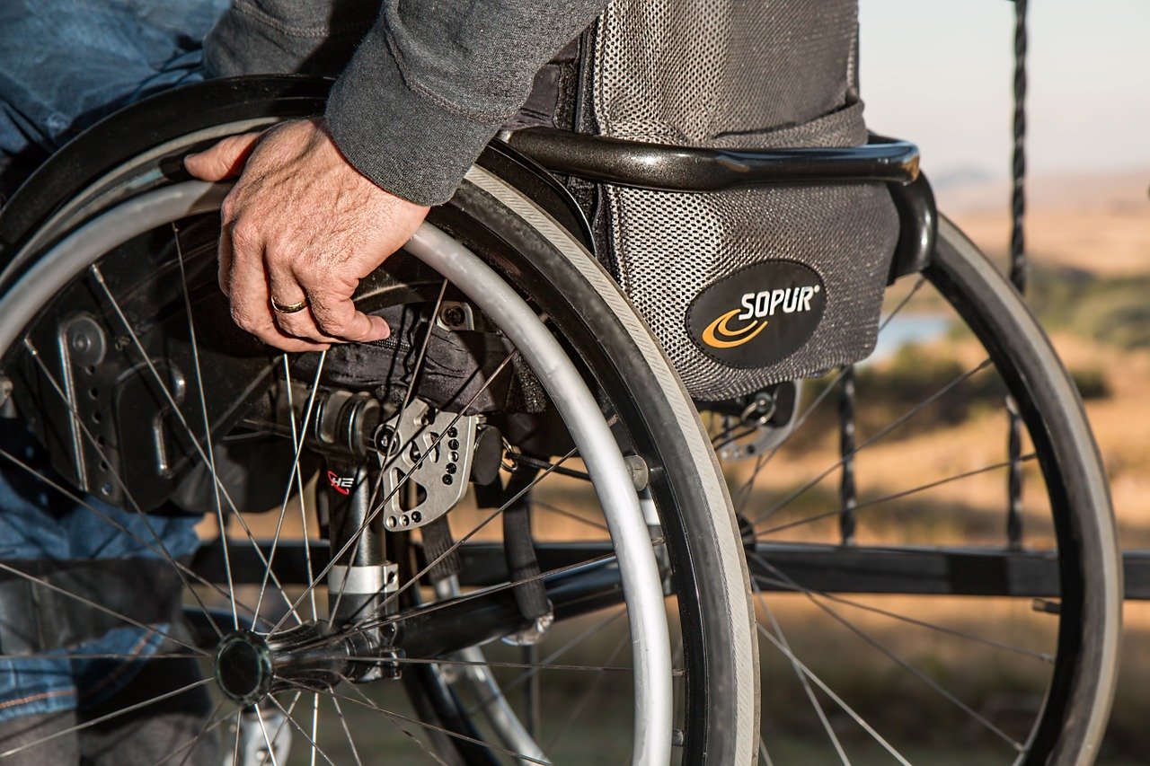 Jak łatwo nabyć sprzęt rehabilitacyjny dla osoby niepełnosprawnej?