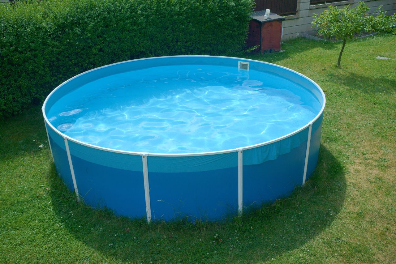 Czy kupno ogrodowego basenu całorocznego jest dobrym pomysłem?