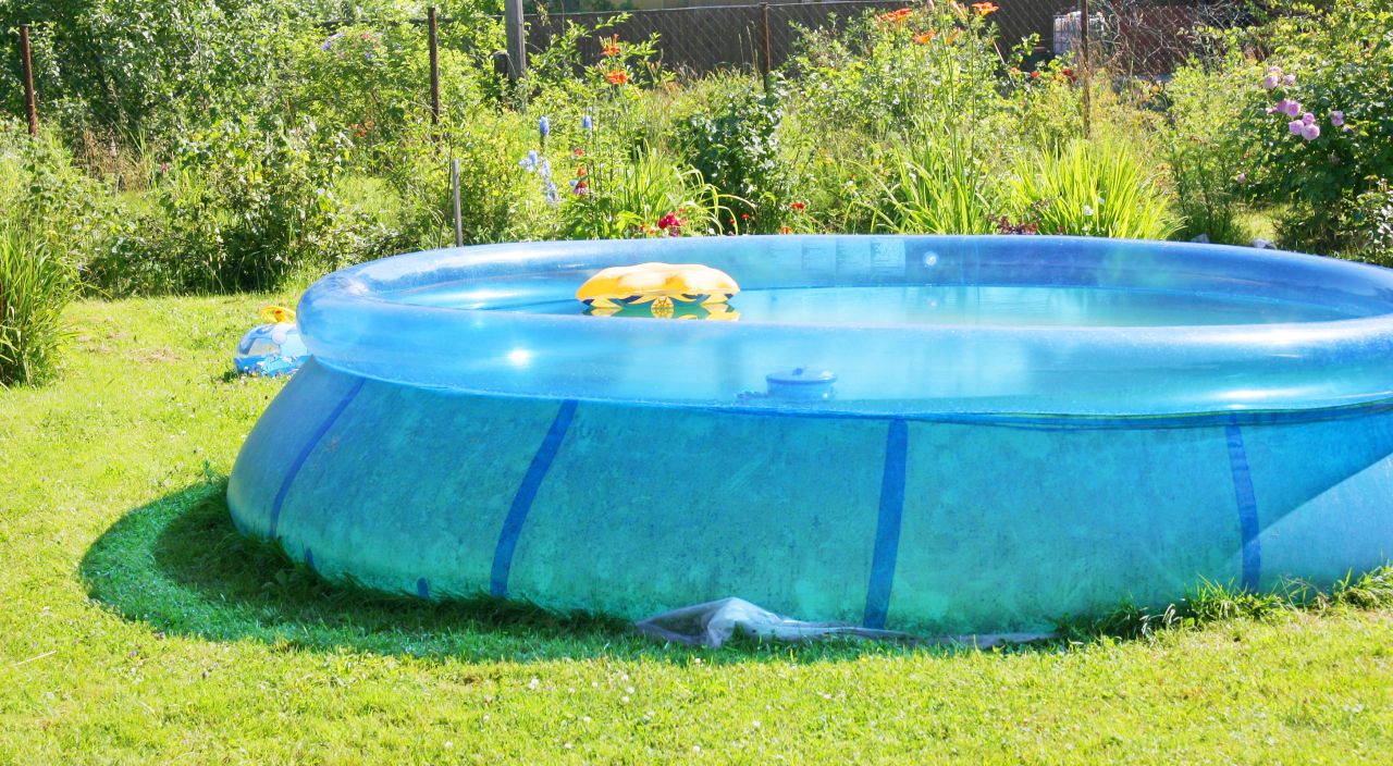 Dlaczego baseny całoroczne świetnie nadają się do ogrodu?