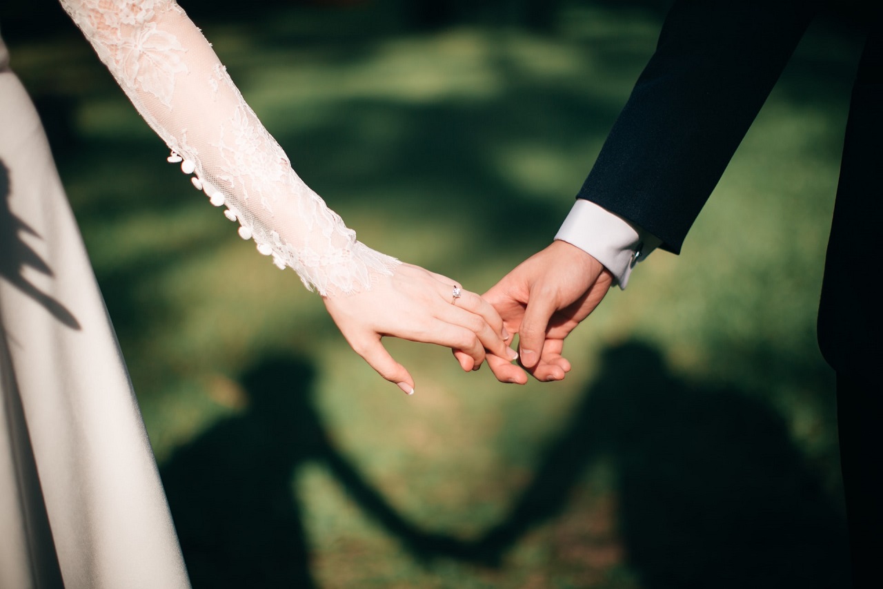 Fotograf ślubny – jakie przynosi korzyści?