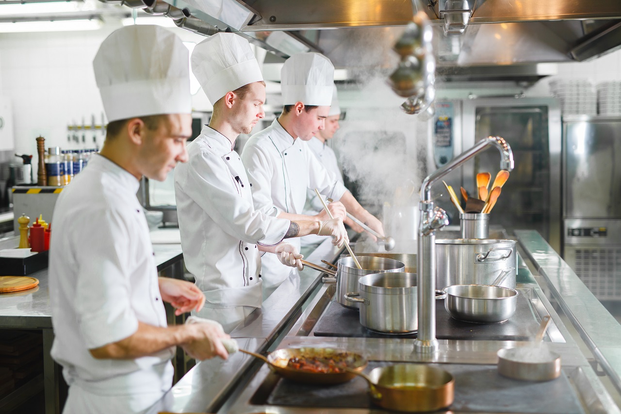 W co powinna być wyposażona kuchnia w dobrej restauracji?